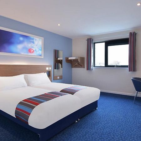 Travelodge London Barking Exterior photo