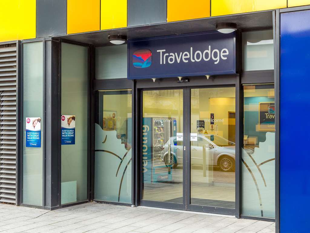 Travelodge London Barking Exterior photo